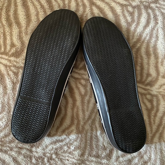 Skull slip ons - Picture 4 of 4